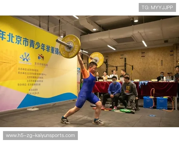 举重训练营开展家长参与的训练观摩日促进透明管理,举重队训练视频 举重训练营开展家长参与的训练观摩日促进透明管理,举重队训练视频